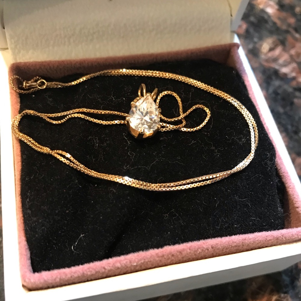 14K gold chain 18” box cut - like new!